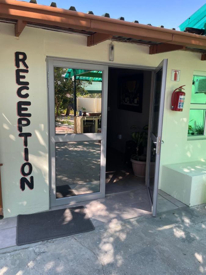 RY Courtyard Otel Oshakati Dış mekan fotoğraf