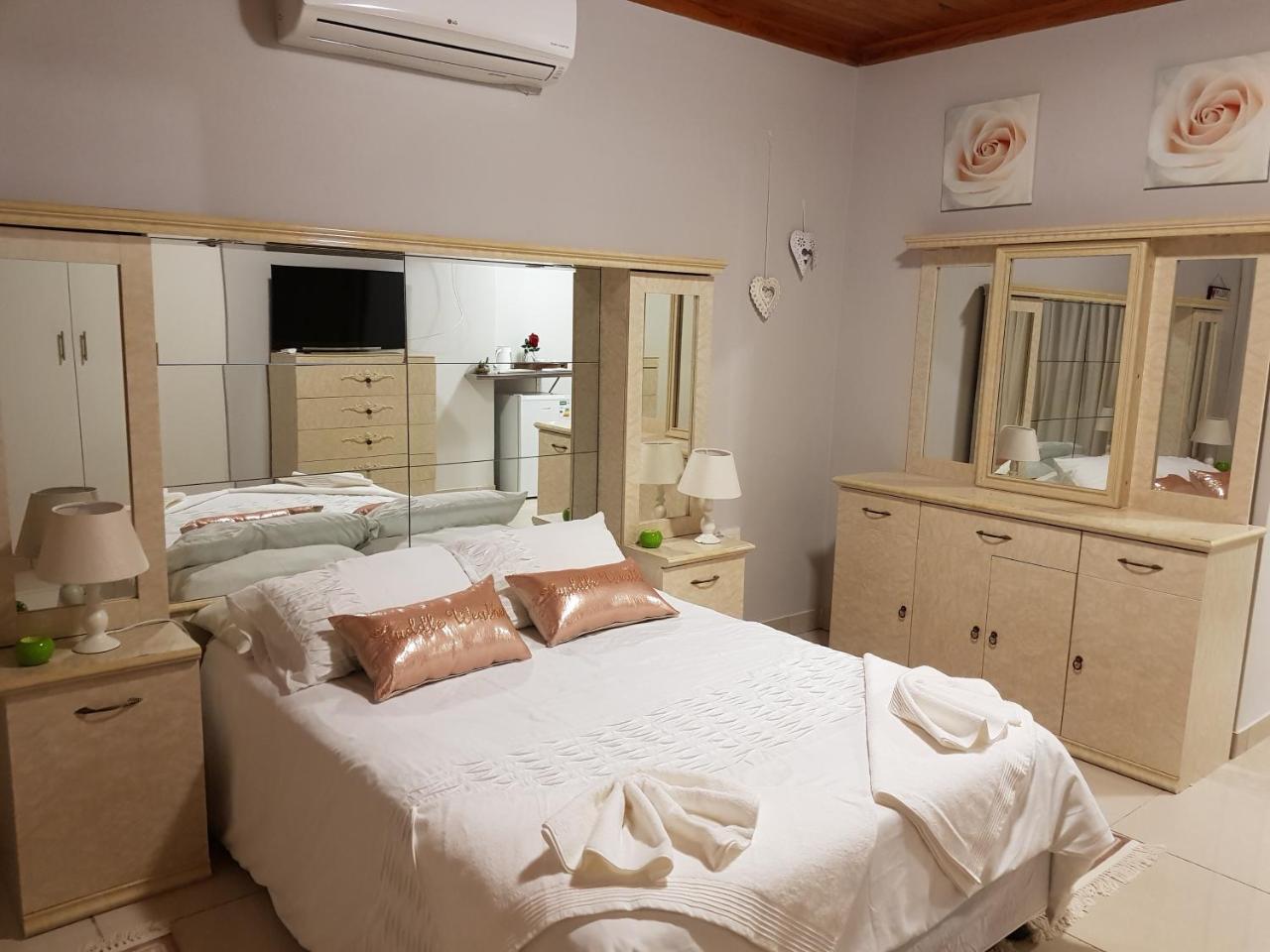 RY Courtyard Otel Oshakati Dış mekan fotoğraf